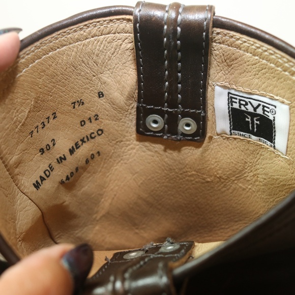 FRYE Boots Brown Leather Distressed Buckle Sz. 7.5 - Picture 3 of 8